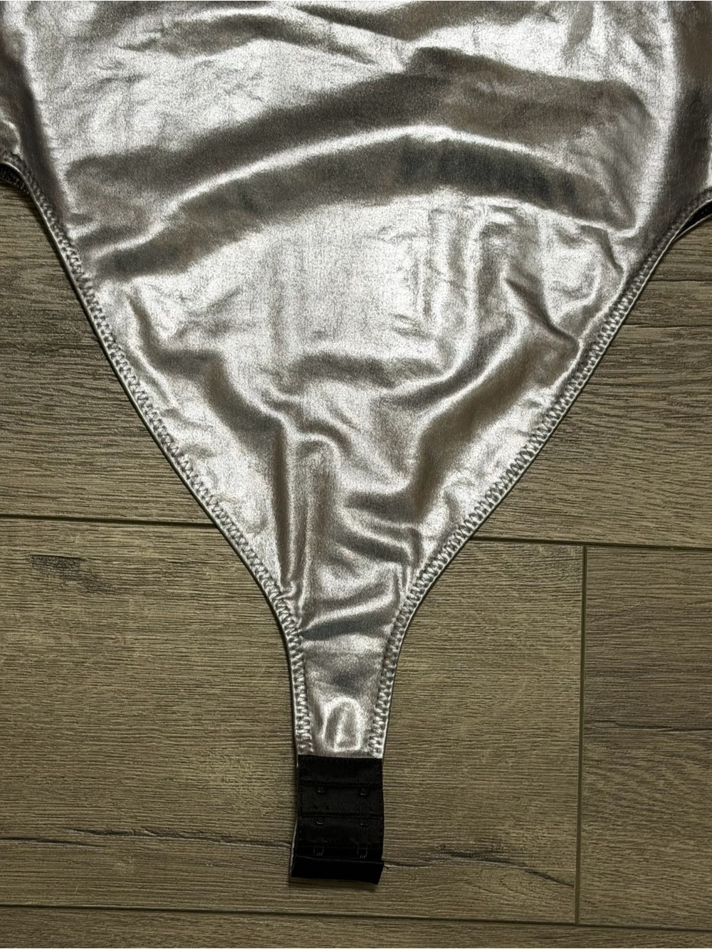 The Kript Silver Metallic Bodysuit Sleeveless High Neck Size Large NWT - Picture 3 of 8